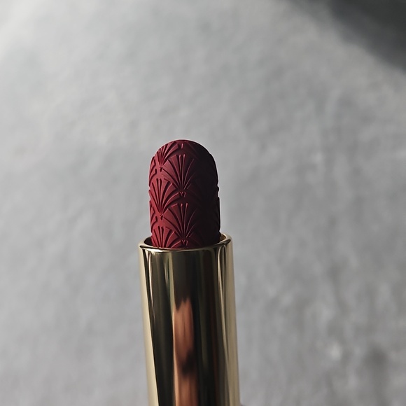 Estée Lauder Red Velvet Lipstick BRAND NEW AB3 Limited Edition Full Size - Picture 2 of 4